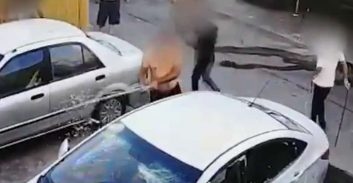 צפו בסרטון: בני משפחה מכפר כנא בפוגרום לרכוש של שכנם