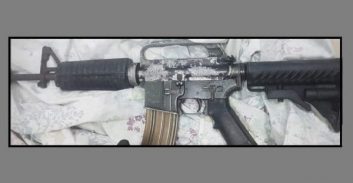 מוכר למשטרה נעצר עם רובה M16 בתא המטען