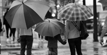 בית המשפט הסכים להכיר בבן הזוג של האם כאפוטרופוס נוסף לבתה