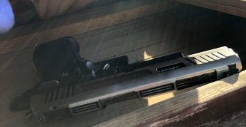 מצבור אמל"ח נתפס על גג בית כנסת בהרצליה