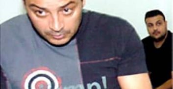 מכתב האישום: נער זחל לנשק את רגליו של חני ג'רבי וחטף ממנו בעיטות לפנים