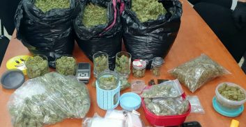 מעל קילוגרם קנאביס נתפסו בדירה של צעירה מת"א