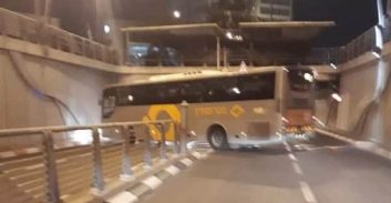 למה האוטובוס חסם את מנהרת לה גווראדיה?