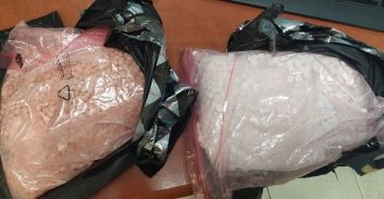 שלושה נעצרו בבית העלמין בחיפה בחשד לייבוא אלפי כדורי אקסטזי