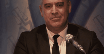 מערכת המשפט הפכה למנוכרת, חוכמת ההמונים הפכה זרה כאן