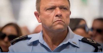 מ"מ המפכ"ל זומן כעד הגנה של שוטרים הנאשמים בתקיפת עצורים