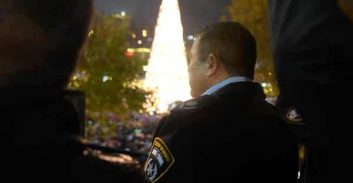 גם מ"מ המפכ"ל הגיע לאירוע הארת עץ האשוח בנצרת