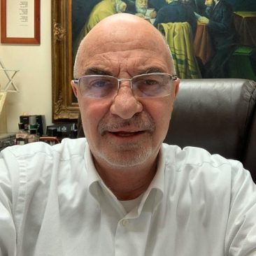 עו"ד פיני פישלר