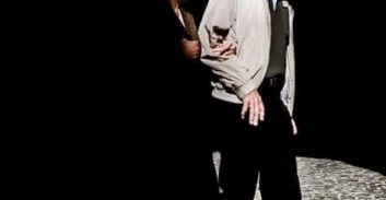 אישום: עוזרת הבית "ניקתה" את חשבון הבנק של ניצול שואה עיוור