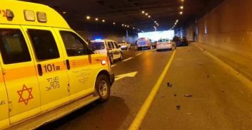 רוכב אופנוע נהרג בהתנגשות עם רכב מתחת למחלף וולפסון