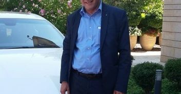 העסקים הפרטיים של עוזר הנשיא ריבלין, זאב דולינסקי