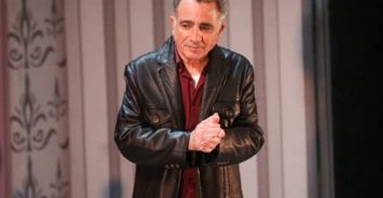 תיק איבגי: מגרסת הנאשם על חיבוקים חברותיים ועד להרשעה על ליטוף בגב