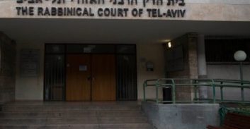אפקט הקורונה בבית הדין הרבני: אישה ששבה מתאילנד הורחקה מבנותיה לשבועיים