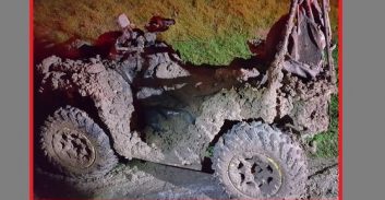 המשטרה ויחידה צבאית חילצו רוכבי טרקטורונים ששקעו בשלולית מים