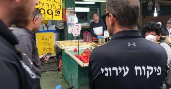הסוחרים בשוק התקווה מיואשים: אנחנו פחות מסוכנים מסופרמרקטים