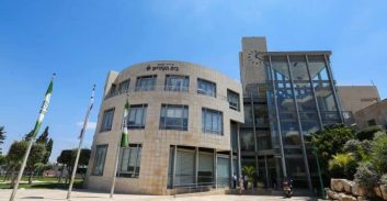 בכיר בעיריית יוקנעם חשוד בגניבת משאית תברואה שהוברחה לרשות הפלסטינית