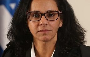 המשטרה בפרומו לחדשות 12: עו"ד הלל בבייב נעצר ערב שידור תחקיר טלוויזיוני עליו