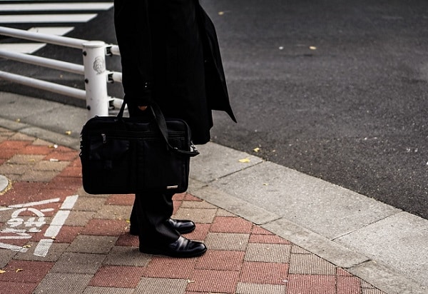 איש עסקים מוכר נשדד באלימות במרכז ת"א: "מרגיש צורך להגיד הגומל"