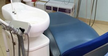 חשד: התחזה לרופא שיניים והעניק טיפולים במשך עשרות שנים