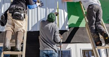 אלפי מועסקים בעבודות שירות ייאלצו להשלימן במועד לא ידוע