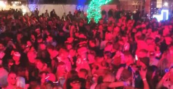 אלפי חוגגים במסיבת הטראנס בפארק דרום המתקיימת באישור המשטרה