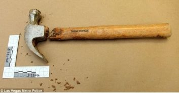 כתב אישום: תקף את קרוב משפחתו בפטיש על רקע סכסוך ירושה