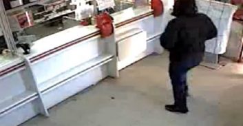 כתב אישום: שדד סניף דואר ביהוד בגלל חובות לשוק האפור