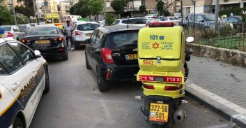 אישום: דקרה את בן זוגה כי סירב למסור את מפתחות הרכב