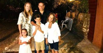 פוסטה והסגר – עו"ד משה יוחאי: אוכל לקשישים, כדורגל עם הבנים בחצר