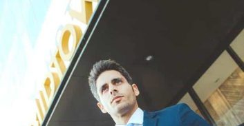 פוסטה והסגר – עו"ד בנימין מלכא: מהפכת וידאו במשרד, וליל סדר בלתי נשכח