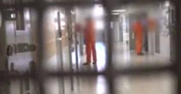 כאוס קורונה וחרדה של אסירים בכלא השרון ואיילון