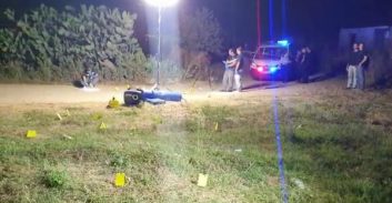 שני שוטרים נפצעו קשה וקל מירי לעברם בטירה