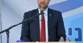 השר אוחנה לשוטרים: "אחיי ואחיותיי… רק מה שטוב למדינת ישראל"