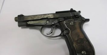 עבריין מוכר ממושב חלץ נעצר בחשד להחזקת אקדח וסכין