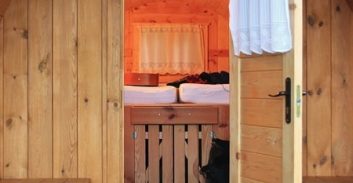 זיכוי לנאשם בהפעלת צימרים על שטח חקלאי במזכרת בתיה