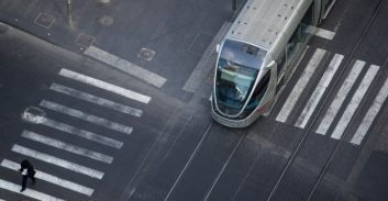 שוחרר למעצר בית חשוד בגרימת חבלה לפסי הרכבת הקלה בירושלים