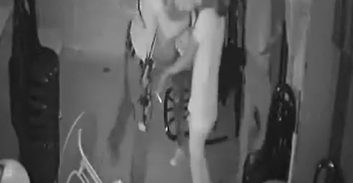 עבודות שירות למפקד צוות יס"מ שתקף נתינים זרים במועדון בתל אביב