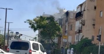 חשד: צעירה הציתה את דירתה בחולון