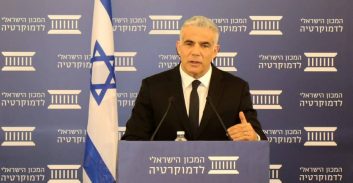 יאיר לפיד: "חוקי יסוד ישוריינו ברוב של 80 חברי כנסת"