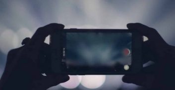 אישום: צילם את חברו לעבודה מקיים יחסי מין והפיץ את הסרטון