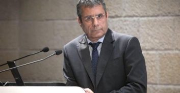 פרופ' יוסי יונה: "הממשלה לא סופרת את העובדים הסוציאליים ואת האנשים החלשים שנזקקים להם"