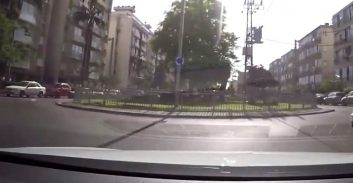 כתב אישום כנופיות חולון: שיסוף גרון במספרה בכיכר הרצוג