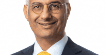 לאחר הכתבה ב"פוסטה" עו"ד מאיר מזרחי הודיע על פרישה מהמירוץ לועדה למינוי שופטים