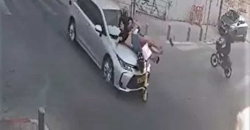 פוסטה כחול לבן: מכונת המוות של הקורקינטים החשמליים