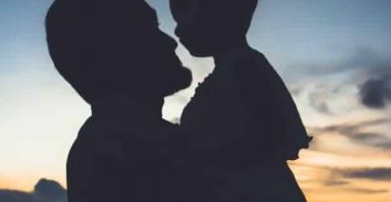 ביהמ"ש עשה סוף לאבחונים הפסיכיאטריים והתיר לאב לראות את בנו ללא פיקוח