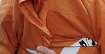 אסיר ברישיון שב לכלא עקב שימוש בסמים קשים, ושוחרר שוב בוועדת השחרורים