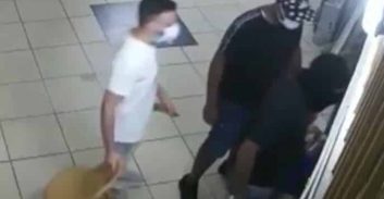 חשד: חבר מועצת העיר רחובות שלח עבריינים לתקוף מועדון של אריתראים