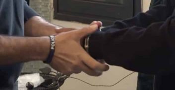 חשד: תושב קלנסווה אנס עובדת במלון באילת