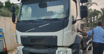 בימ"ש הורה להחזיר משאית וטרקטורים לקבלן שחשוד בניהול תחנת פסולת פיראטית