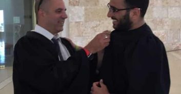 מעולם הבמה לעולם המשפט